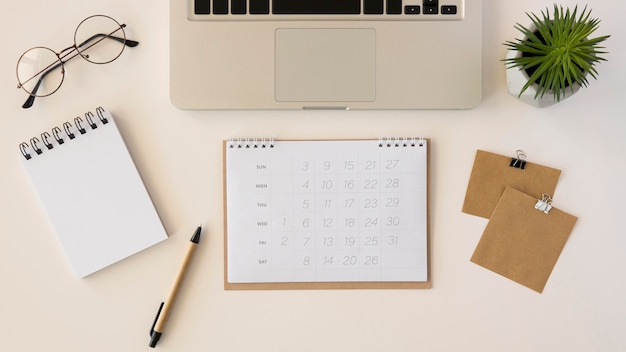 calendario textil - Calendario de Fechas Clave para Personalización Textil: Cuándo Arrancar Cada Campaña para No Llegar Tarde