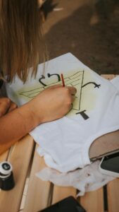 mockup camiseta gratis para diseñadores