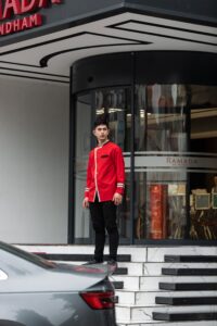 textil hostelería - Personalización Textil para Hostelería: Del Mandil al Total Look de Marca que Vende Antes de Abrir la Carta