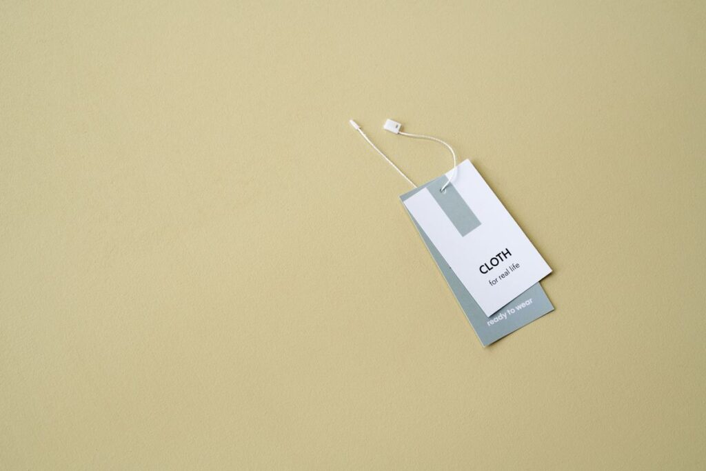 etiquetas tejidas - Etiquetas Tejidas Personalizadas: Producción, Materiales y Aplicaciones en Moda